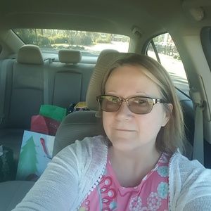 Meet your Posher, Angela